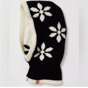 Free people flower knit balaclava hat new without tags black white one size